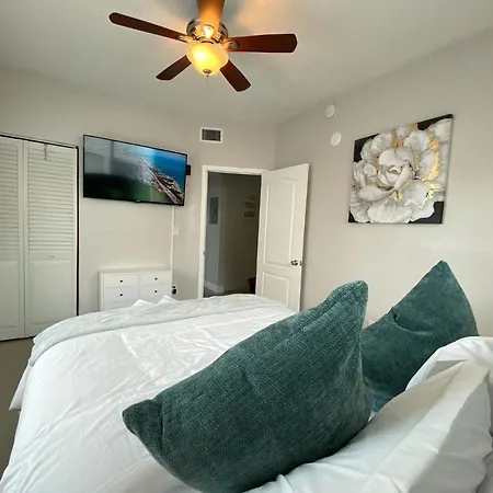 Marlins Park Suites - Apt 2 - Gallo Suite